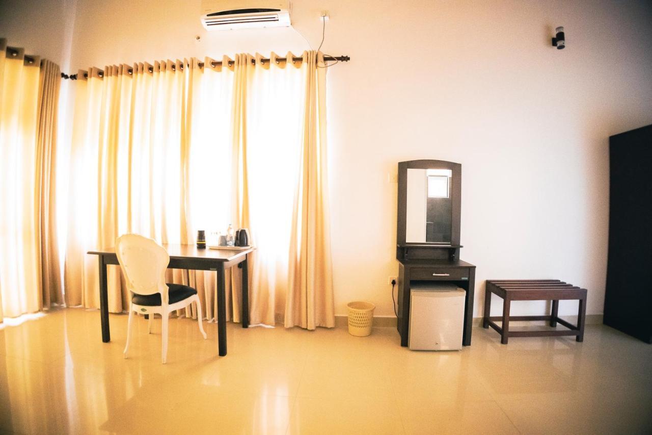 Lankahuts Villa Negombo Dış mekan fotoğraf