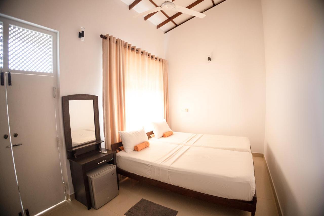 Lankahuts Villa Negombo Dış mekan fotoğraf